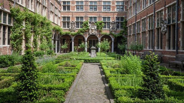 Jardin intérieur du musée Plantin-Moretus