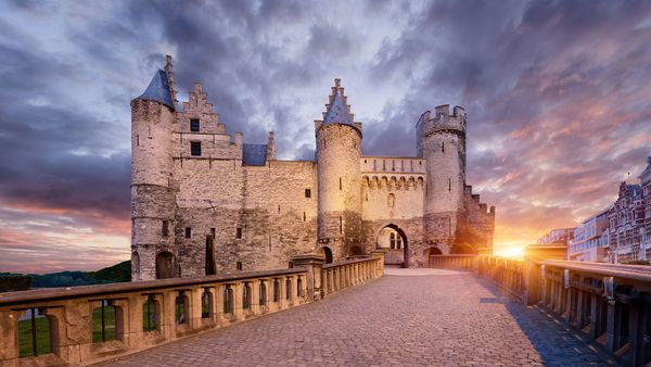 Sunrise above Het Steen
