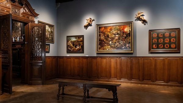 Salle du musée avec le chef-d'œuvre Dulle Griet