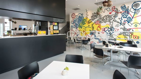M HKAFE, View on the interior