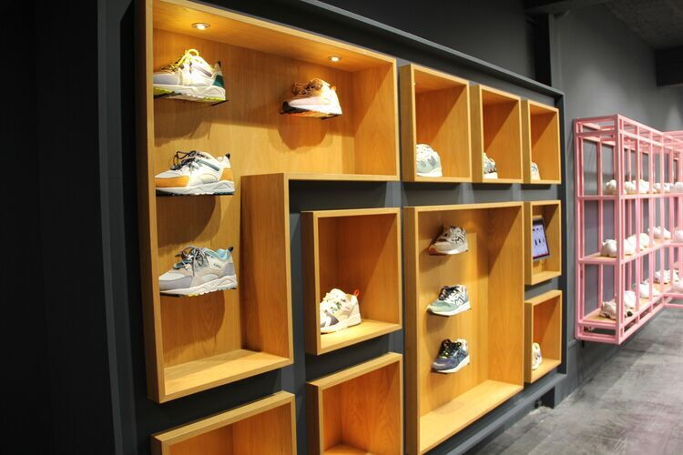 Sneakerstrore Sneaker District