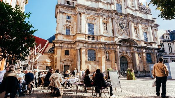 Café with terrace at the  Conscienceplein
