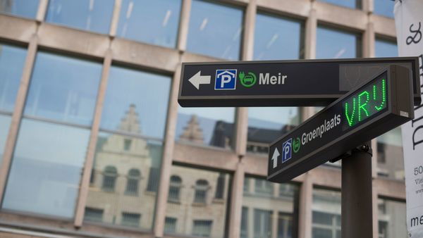 signalisation des parkings dans le centre d'anvers 