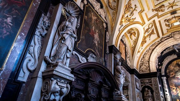 Sankt Carolus Borromäuskirche, Detail der barocken Innenausstattung