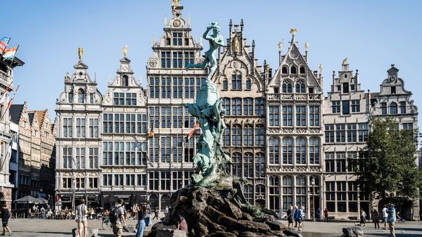Grand Market with Brabo fountain in foreground and numerous guild houses in background