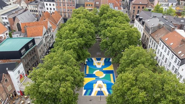 Hypecourt sur le St-Jansvliet près du tunnel piétonnier