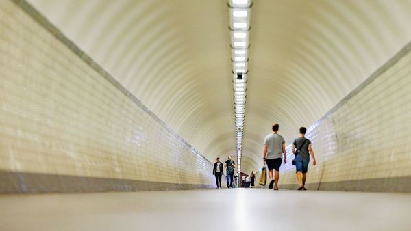 De Sint-Annatunnel – of Voetgangerstunnel, zoals de Antwerpenaars hem noemen – werd in 1933 geopend.